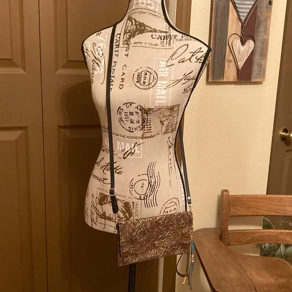 Jill’s Homestead Carly Clutch with Beaded Tassel Bundle NWOT - Picture 7 of 8